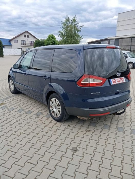 Vind ford galaxi an 2009 2.0 benzina mașină  este cu rarul facut