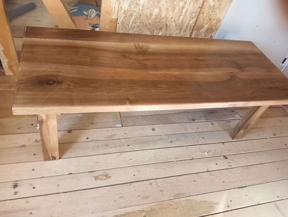 Vând masa lemn masiv nuc