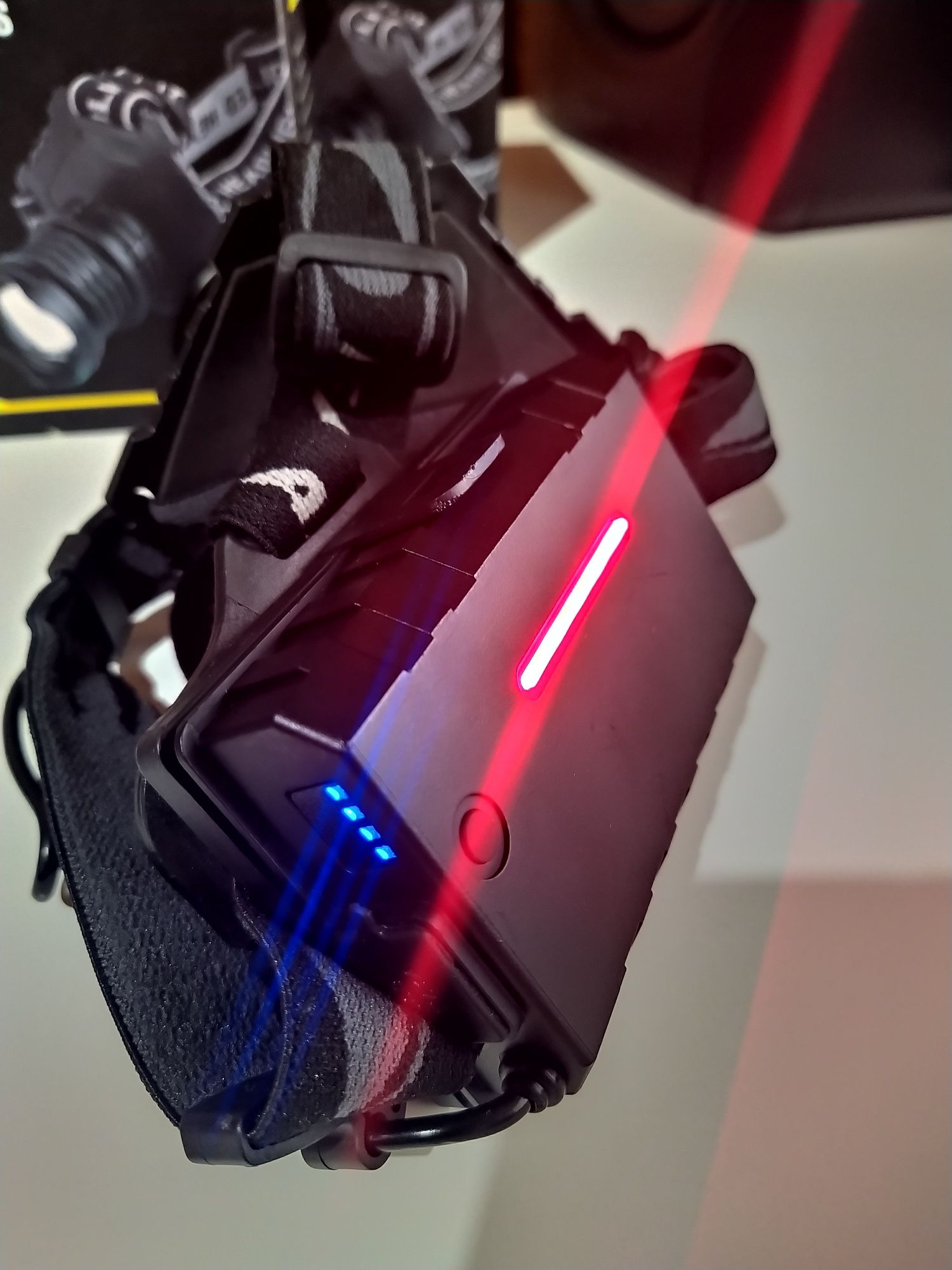 XHP70.2 v2 - Lanterna foarte puternica de cap cu NEW LED QUADCORE NOU