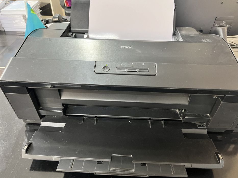 Принтеры Эпсон Л1800 в хорошем рабочем состояний