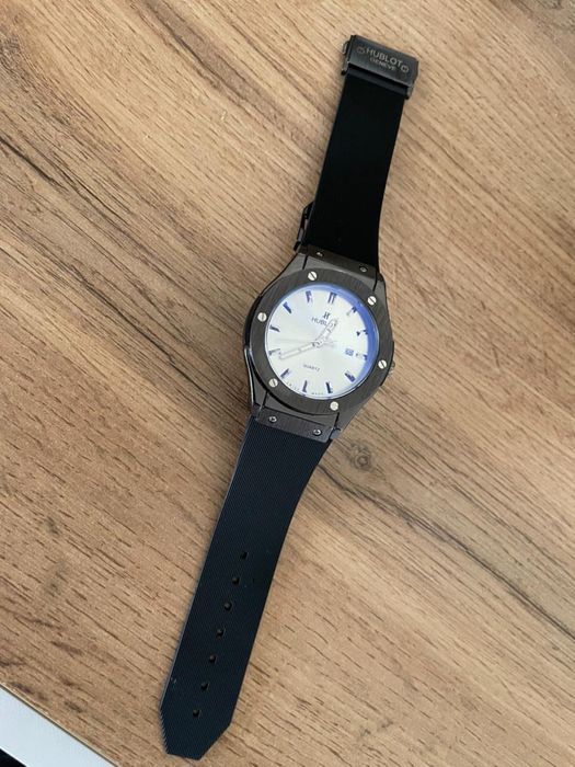 Часы Tissot носил 2 недели хорошое состояние