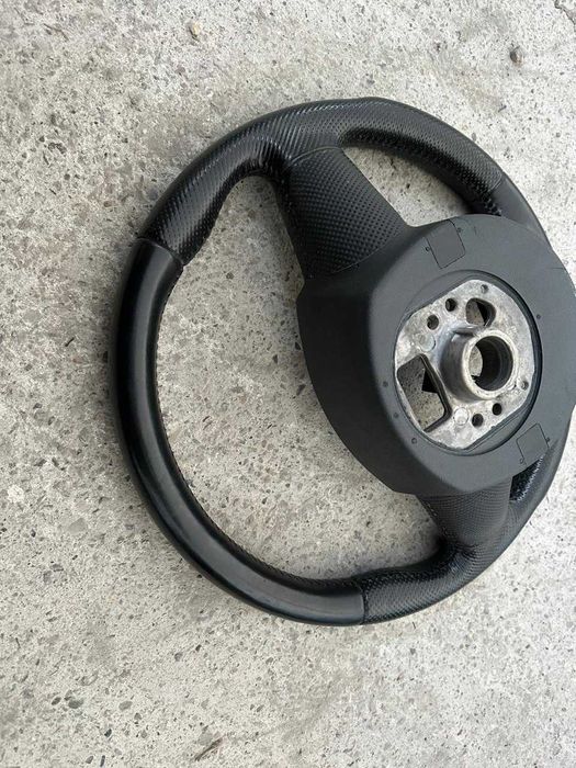 Volan cu comenzi 3 spite si piele perforata audi a4 b8 2010