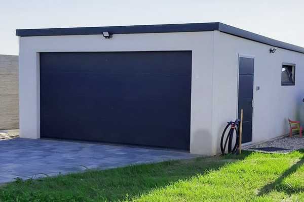 Garaje pe structura metalica si acoperite cu panouri sandwich