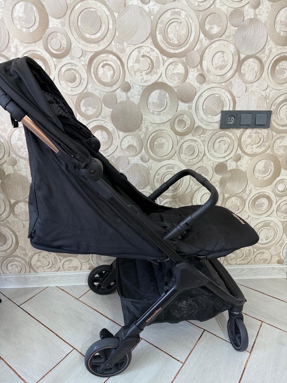 Продам прогулочную коляску Easywalker