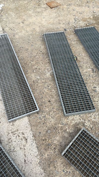 Trepte zincate la comandă – livrare rapidă în toată țara