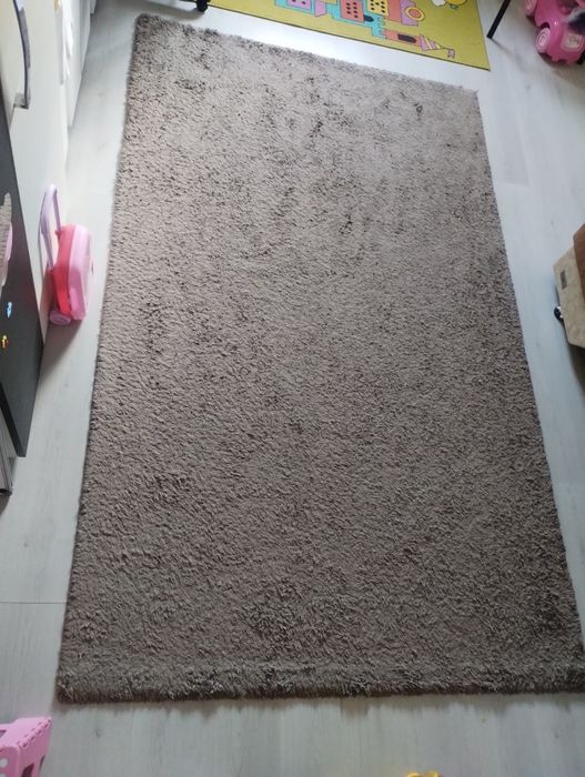 Covor de cameră maro