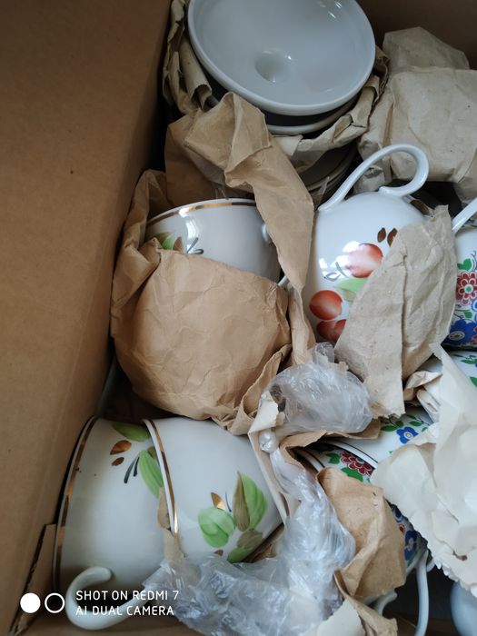 Янги сервис  сотилади .Коробкада 2-хил набор бор.