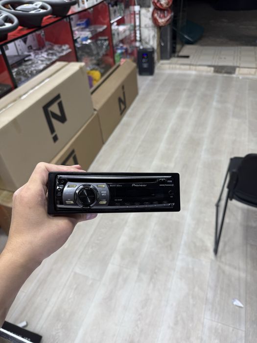 pioneer  DEH-2050MP xolati idiyal aybi yoq ishlashi zor arginal mafon