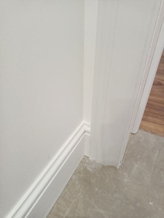 Установка плинтуса монтаж ламината