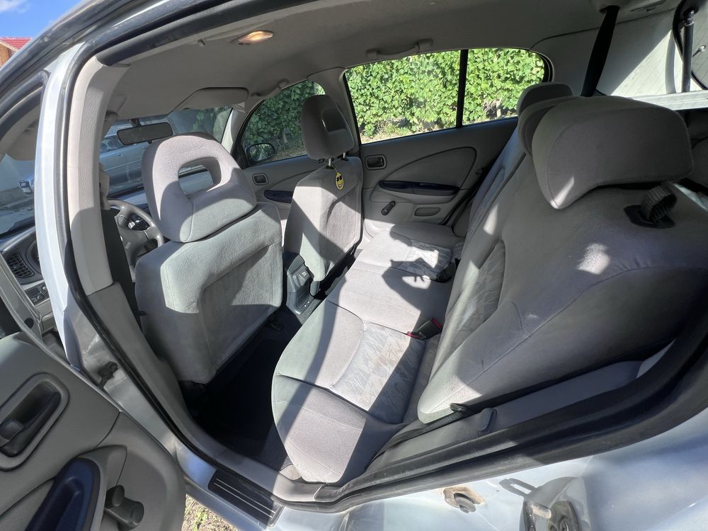 Nissan Almera 2002