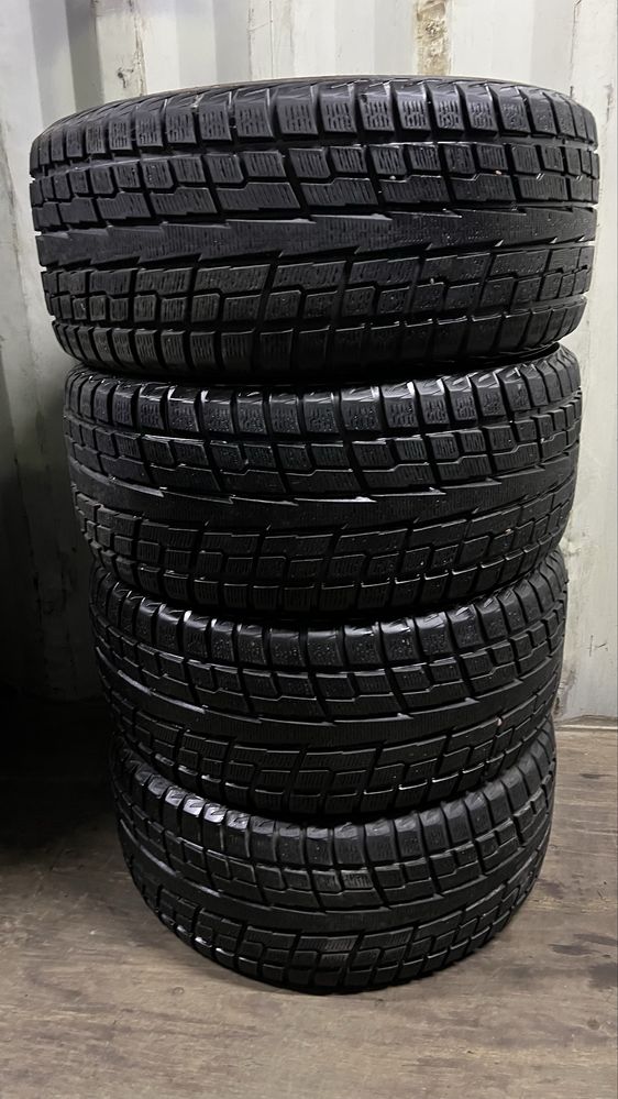 285/50 R20 комплект зимних шин Yokohama Geolandar