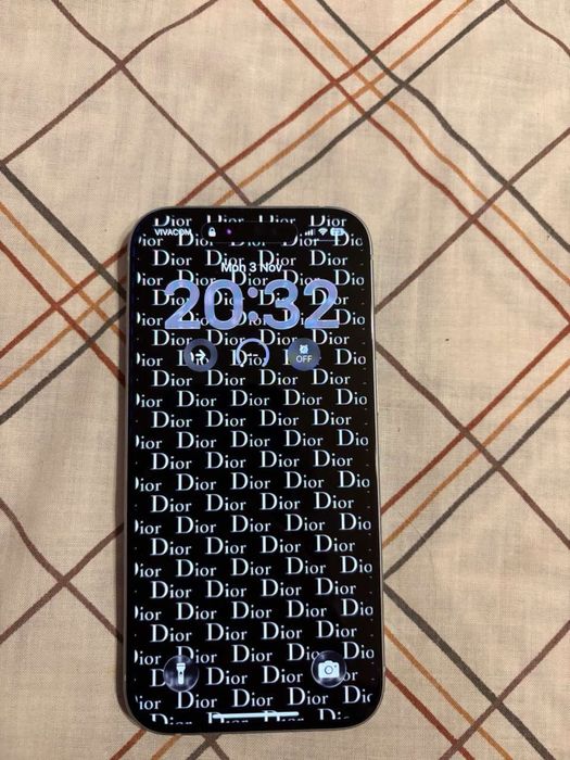 Айфон 15 (много добро състояние)