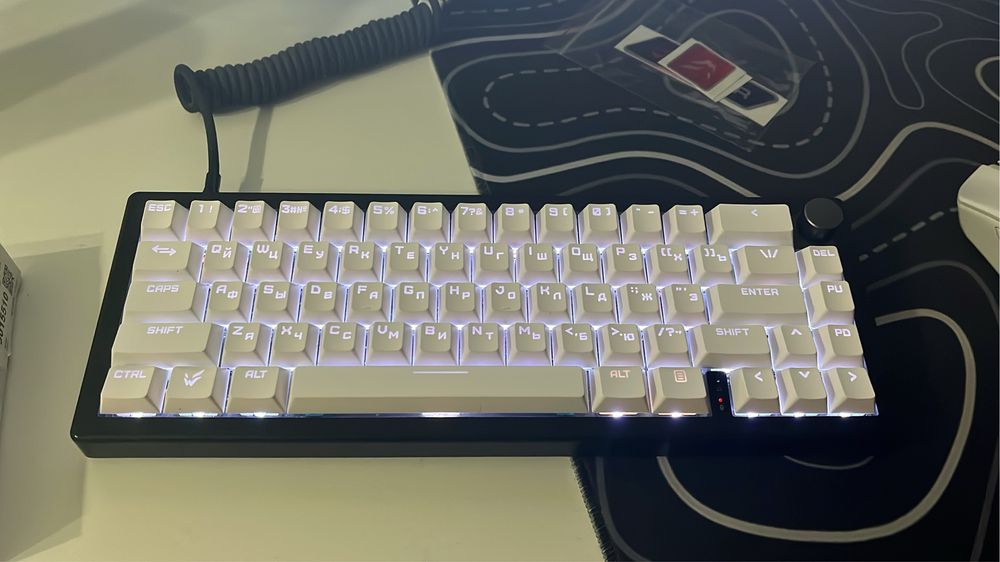 игровая клавиатура на базе GMK61