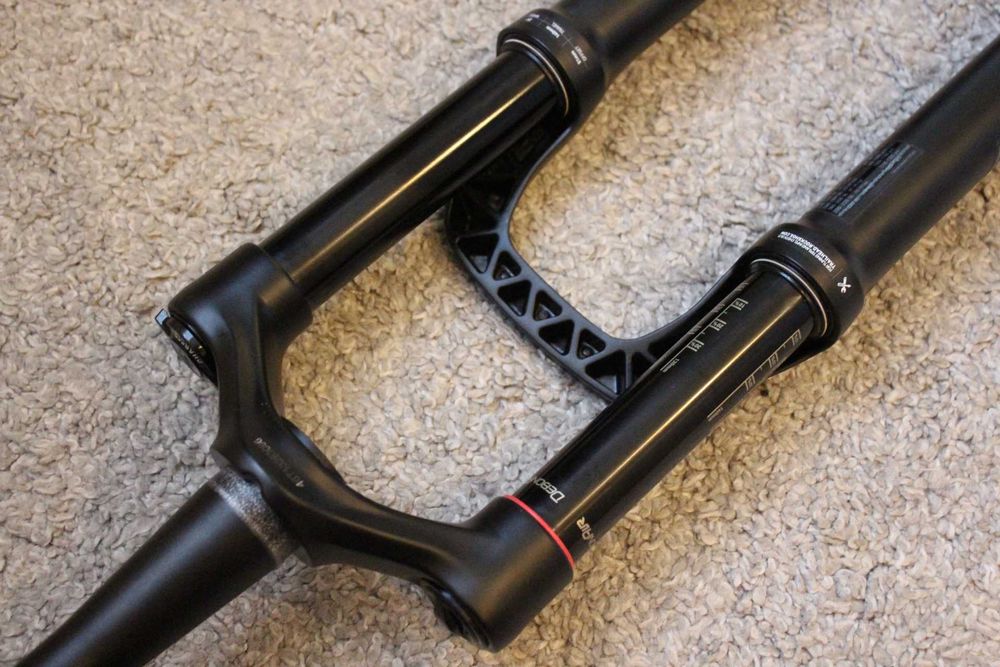 RockShox Pike Select RC29" DebonAir+ 140mm Tapered Boost suspensie