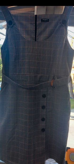 Rochie nouă, cu etichetă