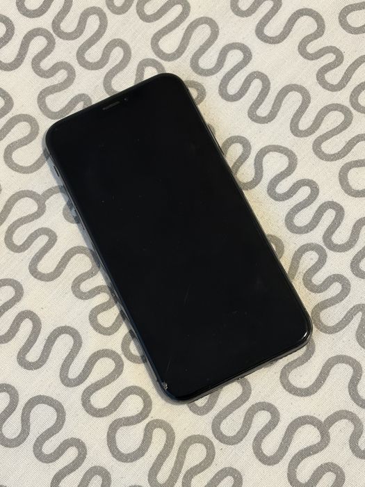 iPhone X, 64Gb, neverlocked, ecran crapat, functioneaza perfect