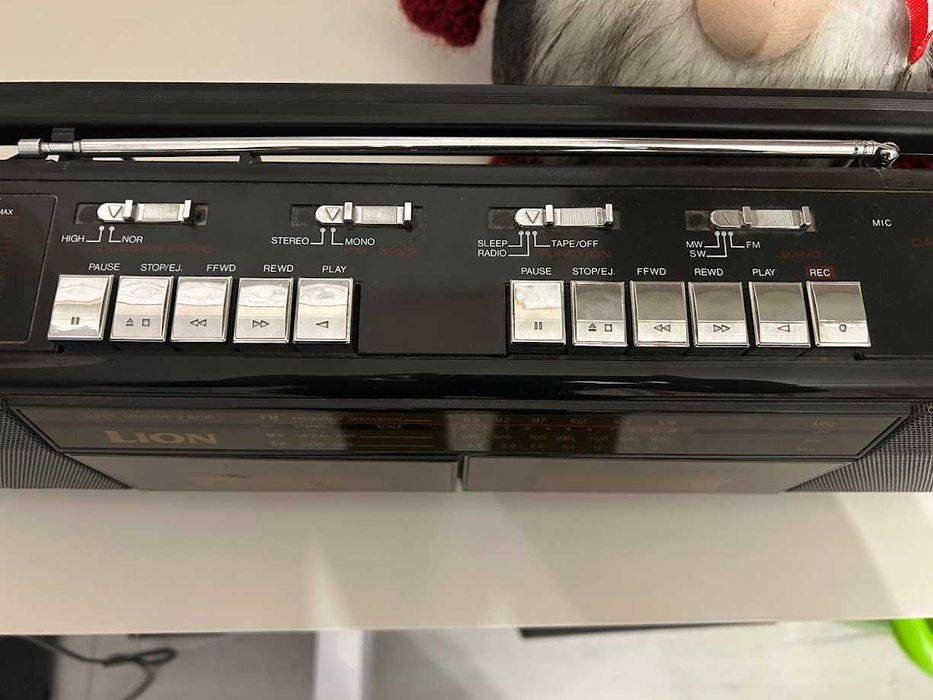 Ретро касетофон LION - работещ