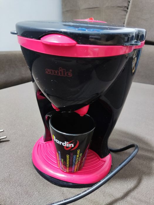 Продам кофеварку.