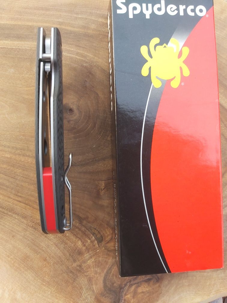 Сгъваем джобен  нож Spyderco Capara ,Carbon Fiber