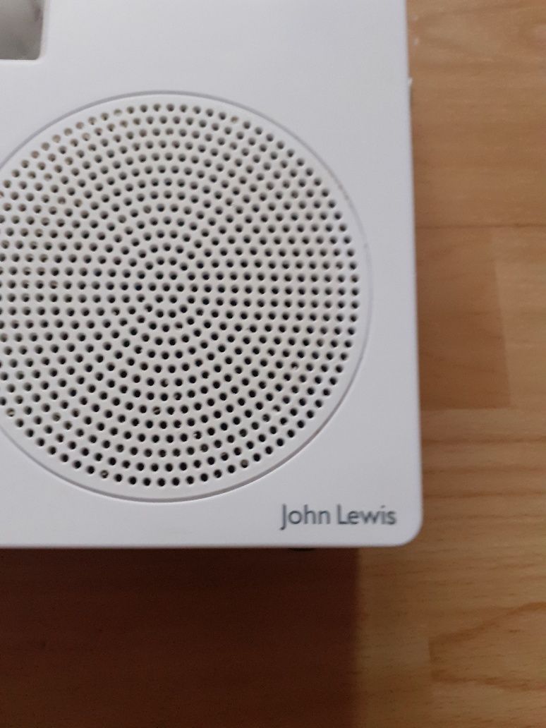 Vând radio stereo John Lewis,dotat cu usb.bluetooth,baterii,produs Uk