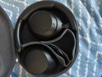 Слушалки Sony с оригинален калъф