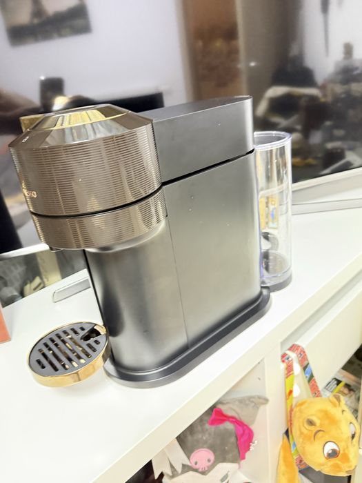 Vand aparat cafea Nespresso vertuo