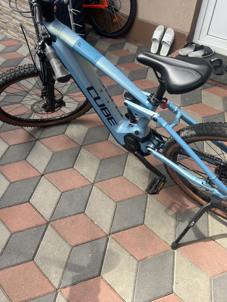 Bicicleta hybrid cube stereo pro