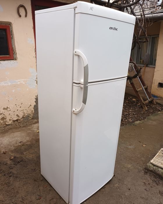 Combina/Frigider marca Artic, inaltime 1,70 cm