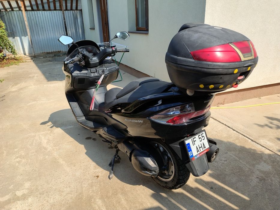 Vând Suzuki burgman 400 k7 2008
