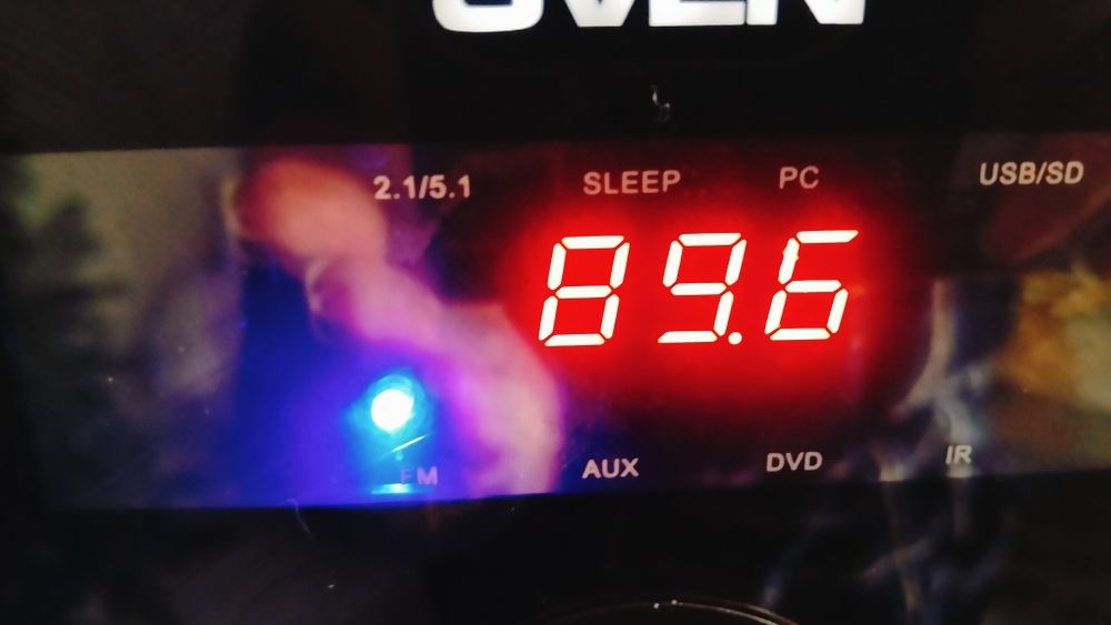 Сабвуфер почти новый. Без колонок