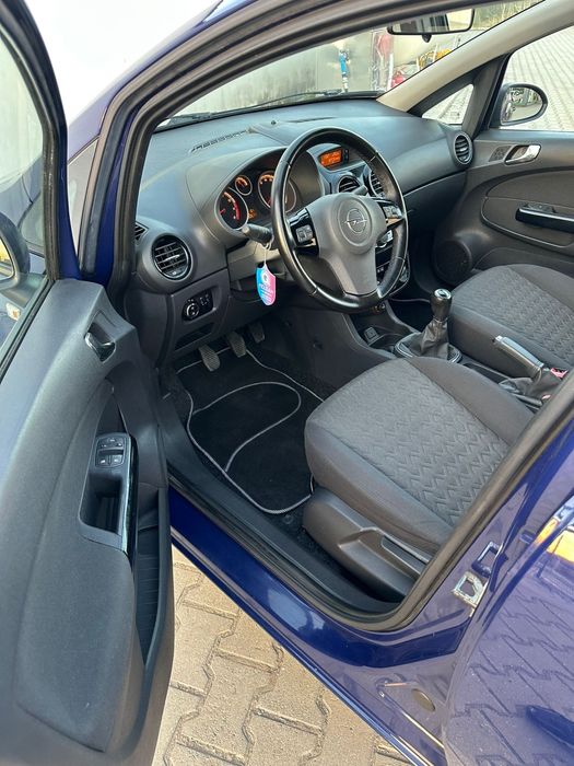 Opel Corsa D /euro5 / benzina + GPL/ 130 k