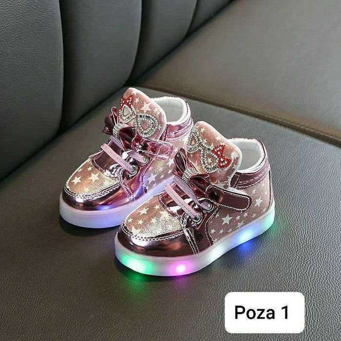Adidasi usori si comozi pentru copi cu luminițe