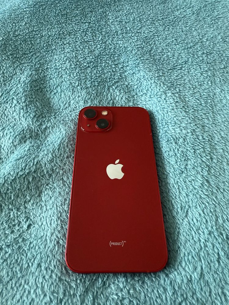 Iphone 13 256 GB + 17 кейса към телефона