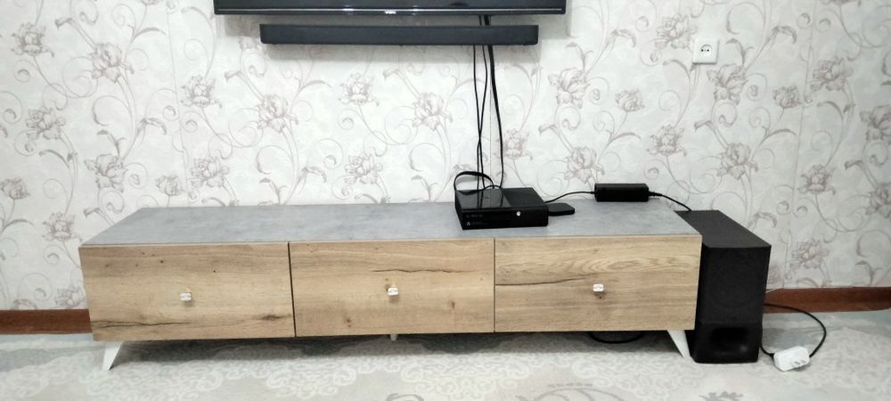 Продам тумбу под ТВ