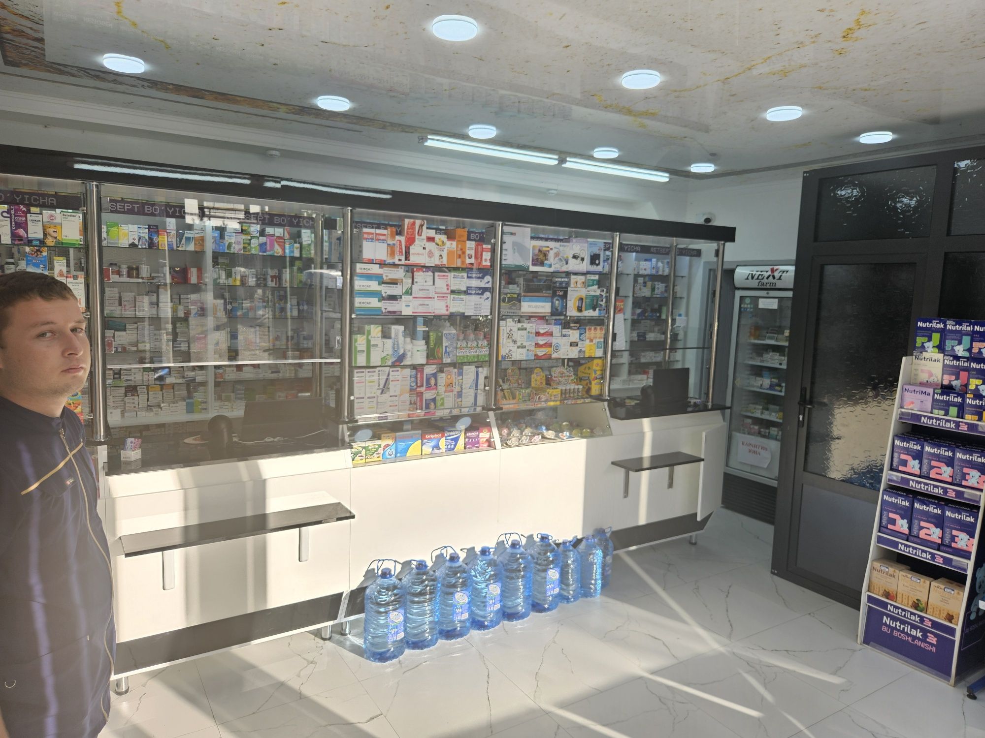 Продаётся здания для Аптека и Клиника