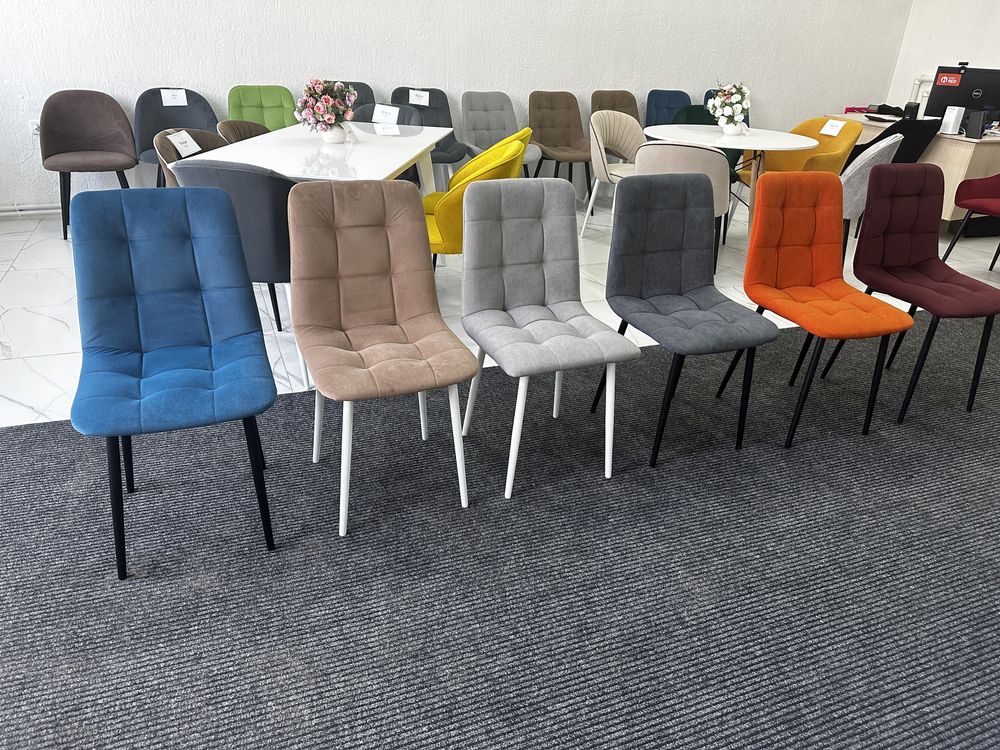 Мягкие стулья для кухни или кафе - разнообразие цветов и моделей.