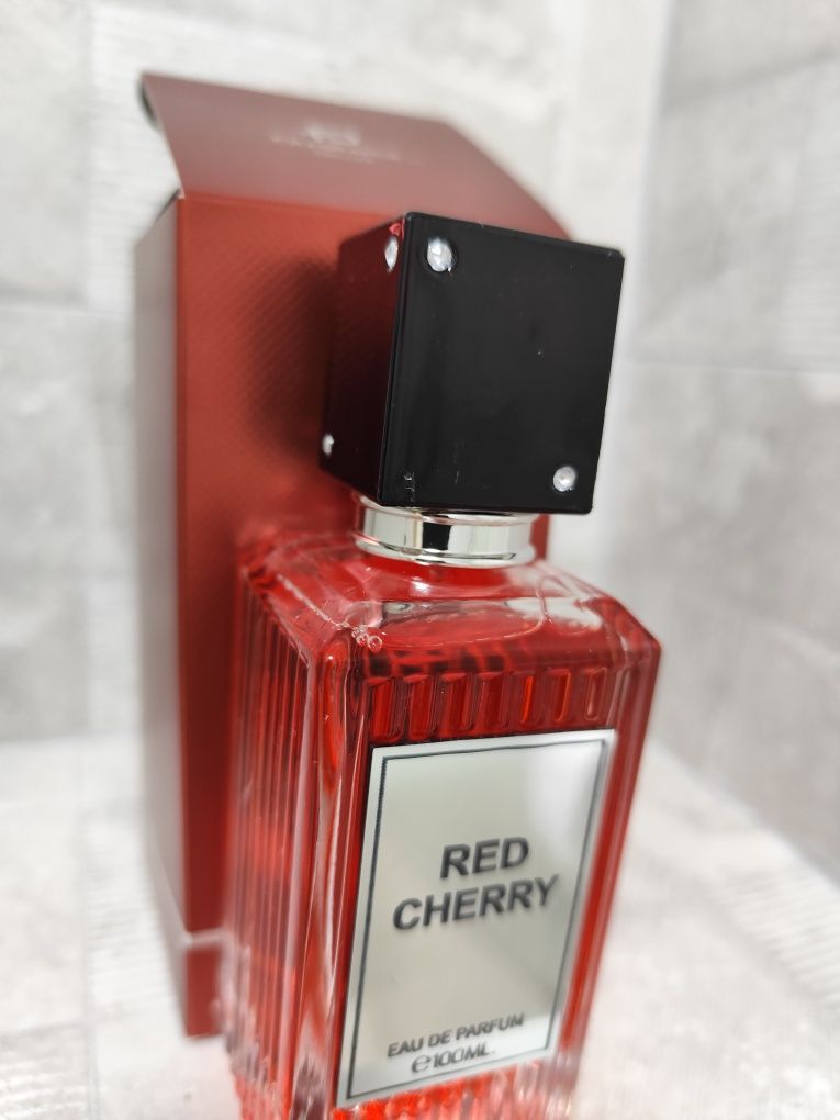 Vand parfum Red Cherry!
