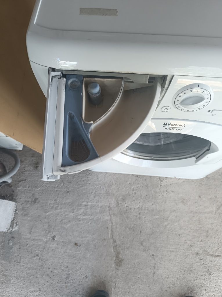 Пералня Hotpoint Ariston ARXL 105