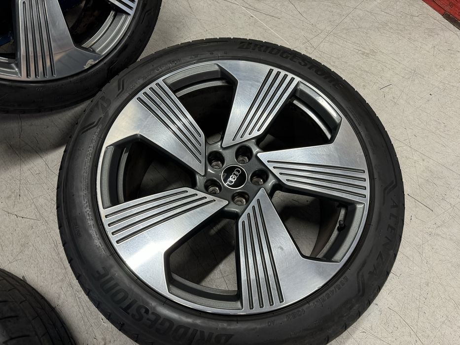 Jante Audi Etron Q8 R21 Originale Brigestone de vara 60%