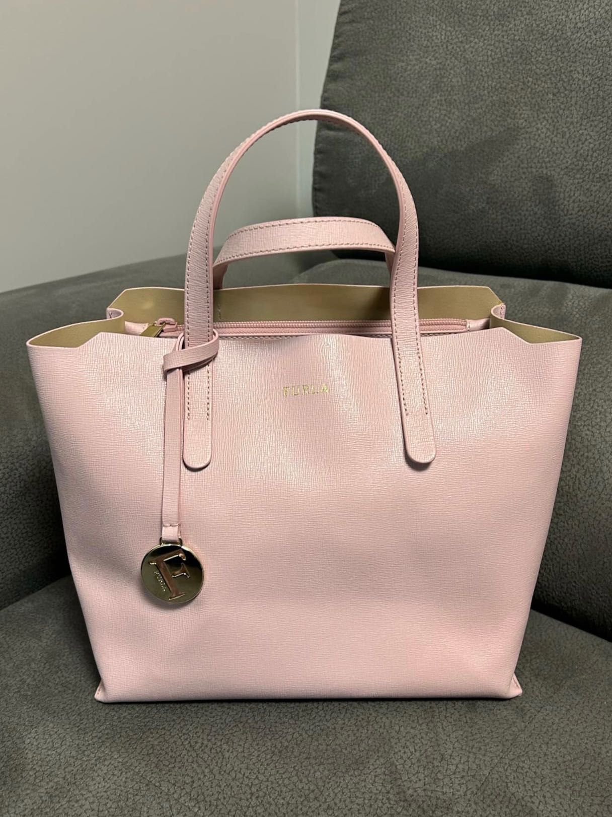Чанта Furla Sally розово
