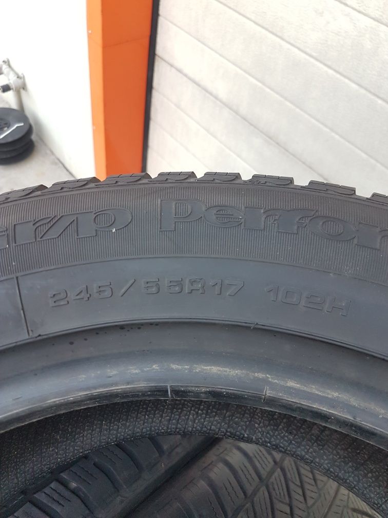 Зимни гуми 4 броя GOODYEAR UltraGrip Performance 245 55 R17 дот 4608