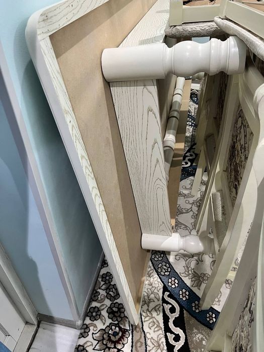 Bagema. Stol stul. Korpacha va yostiqlar