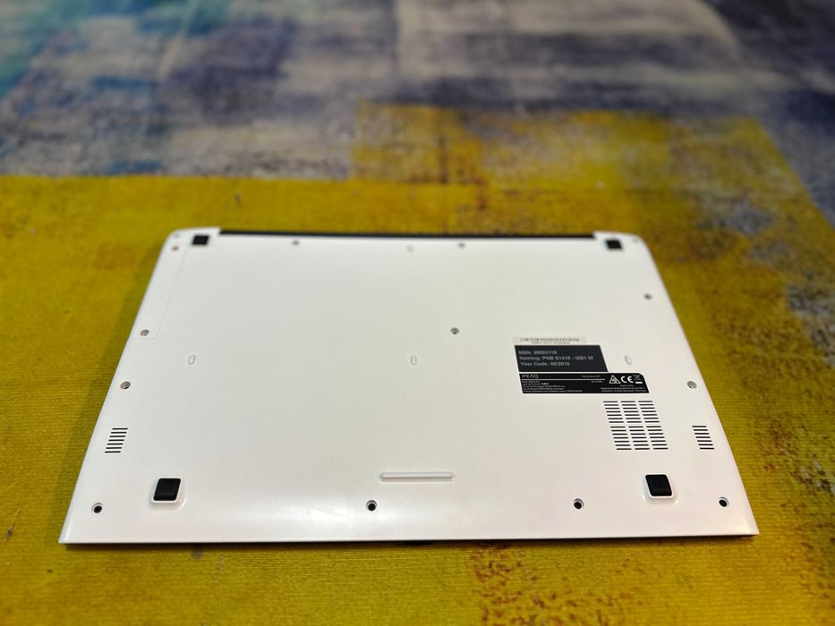 laptop PEAQ, alb, quadcore, 4 gb ddr4, ssd 128 gb + hdd 500
