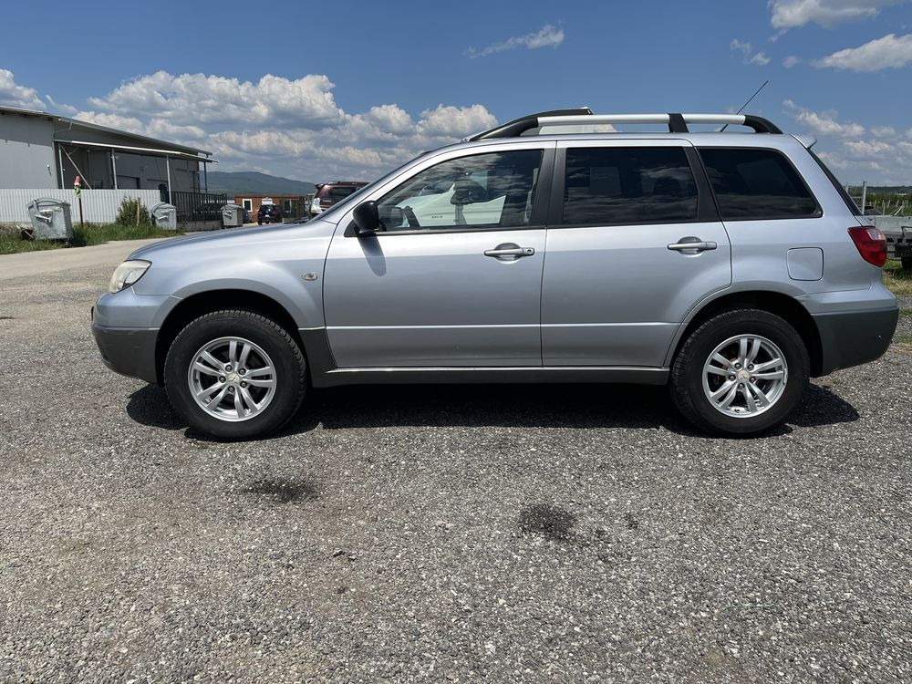 Mitsubishi Outlander 2000  136коня 4х2