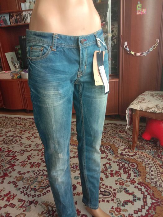 Новые женские джинсы на 40 р.