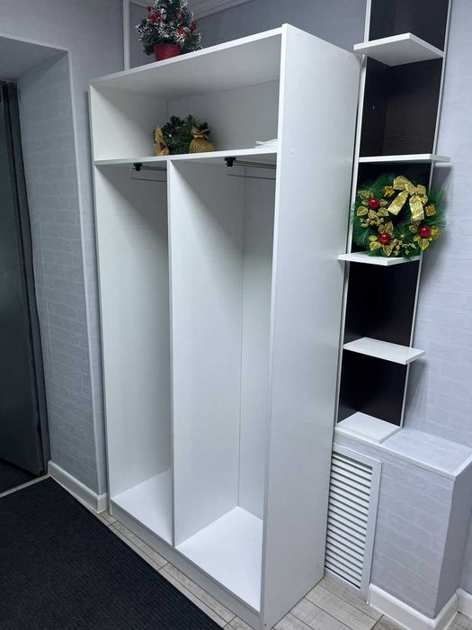 Продам шкаф для верхней одежды