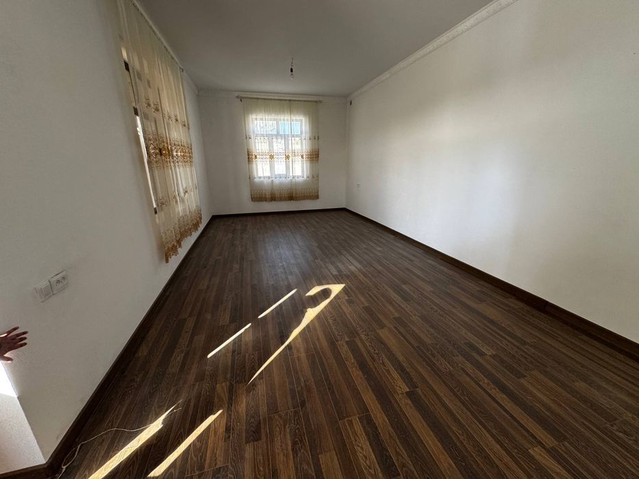 Срочна прадаю не достроенный земецный участок