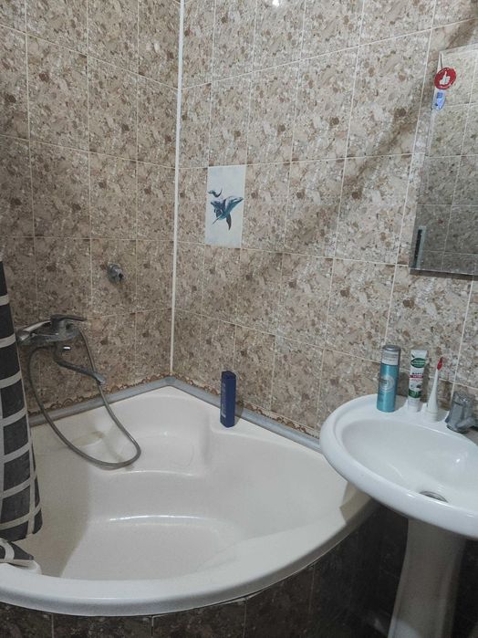 Квартира шароити билан сотилади арендагахам берилади