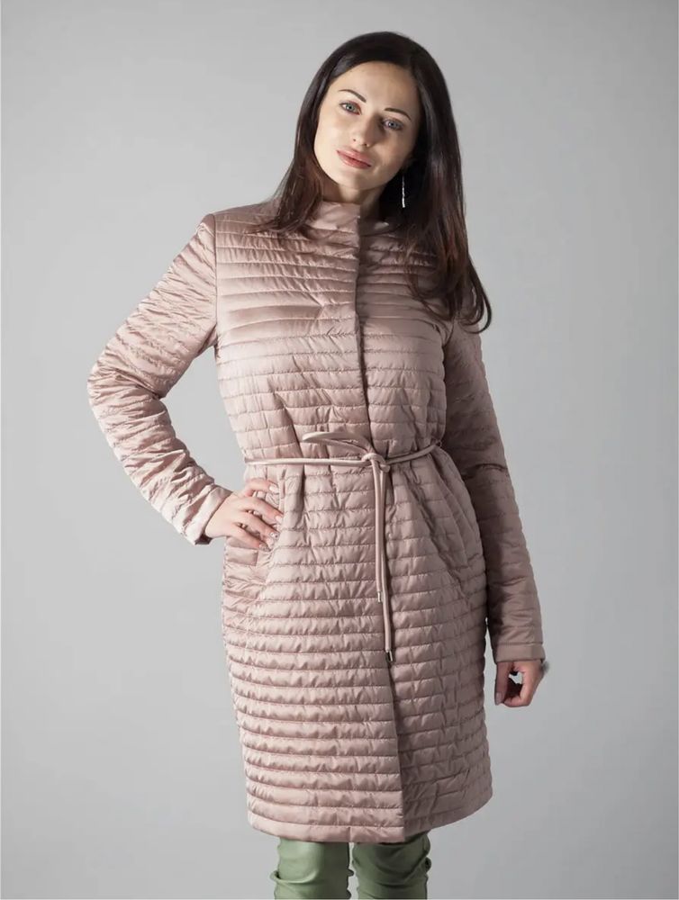 Светло розовое пальто р.44-46