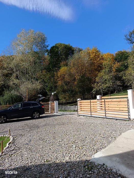 Minicomplex de 2 case Plaiu Campinei,Valea Prahovei, Valea Doftanei